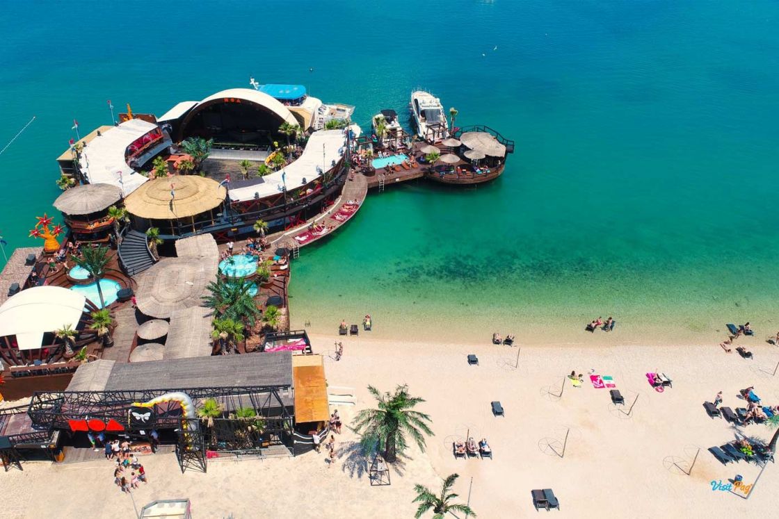 La Spiaggia Di Zrće Isola Di Pag Baie E Spiagge