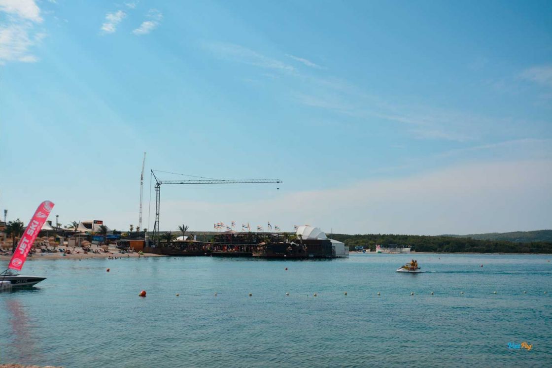 La Spiaggia Di Zrće Isola Di Pag Baie E Spiagge